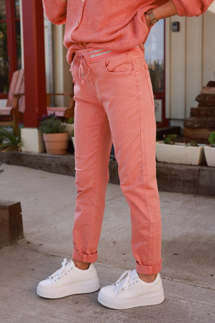 Inèz | Pantalon corail en toile stretch ceinture élastique rayée brillante